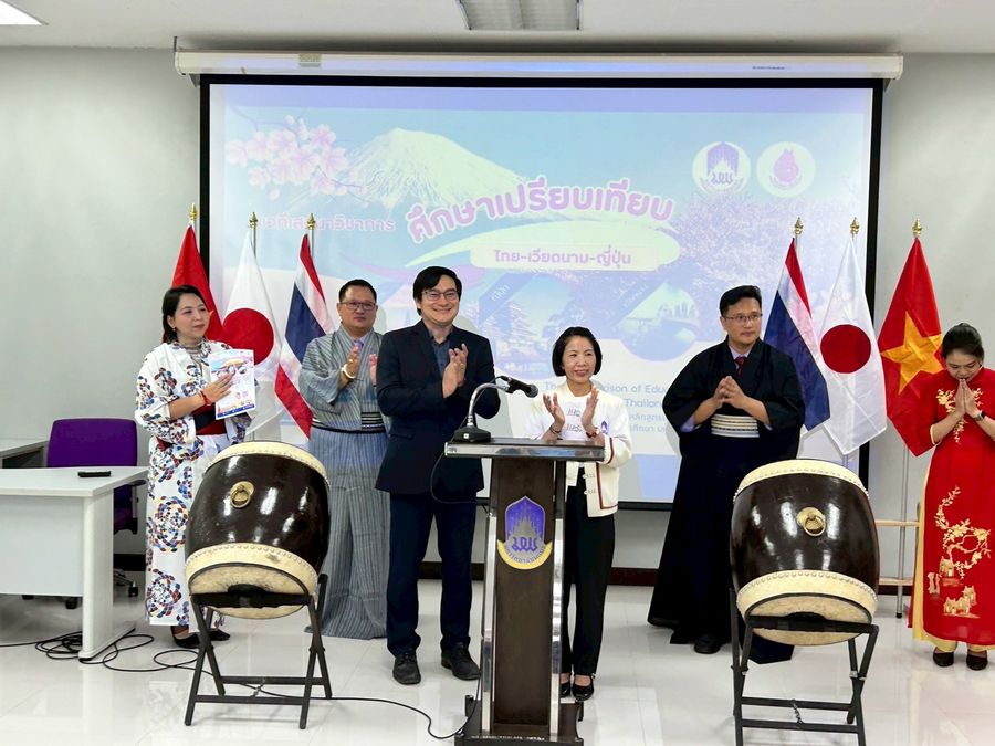 แสดงนิทรรศการผลงานการศึกษาดูงานต่างประเทศ ณ วิทยาเขตเชียงราย