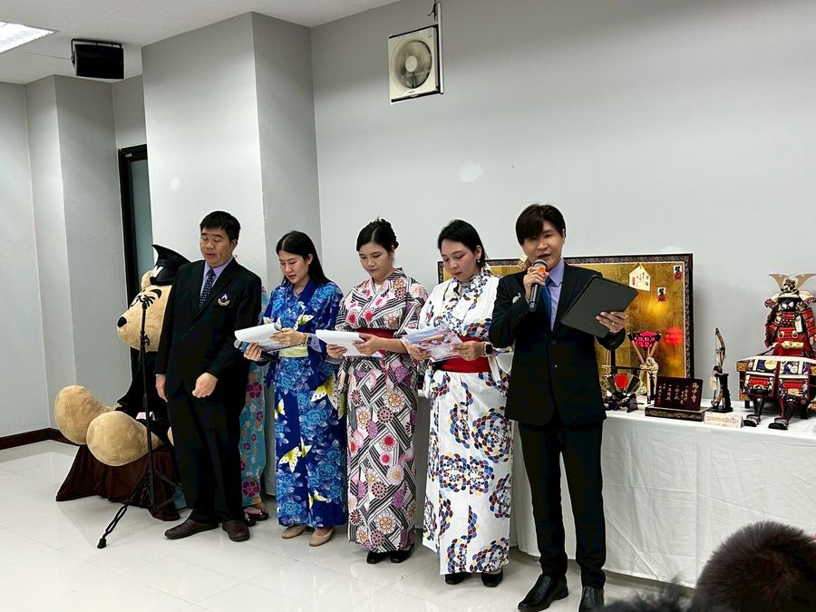 แสดงนิทรรศการผลงานการศึกษาดูงานต่างประเทศ ณ วิทยาเขตเชียงราย