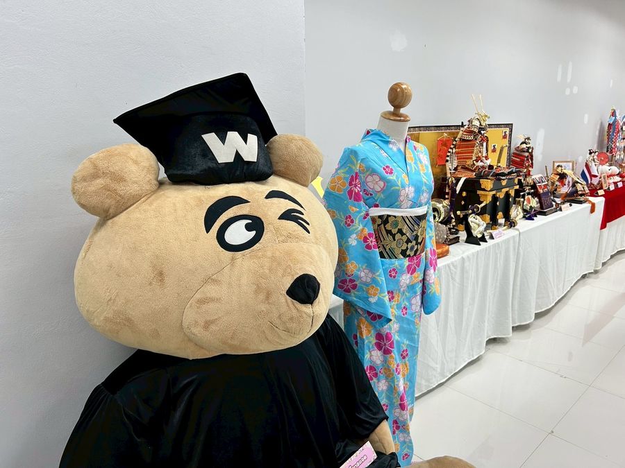 แสดงนิทรรศการผลงานการศึกษาดูงานต่างประเทศ ณ วิทยาเขตเชียงราย