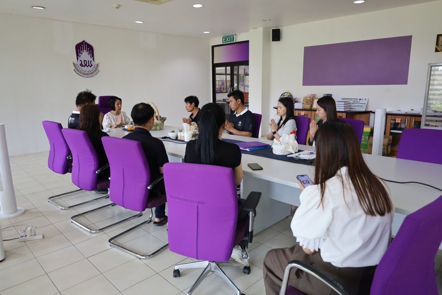 บุคลากรวิทยาเขตเชียงรายร่วมจัดพิธีสระเกล้าดำหัวผู้อำนวยการอย่างพร้อมเพรียง