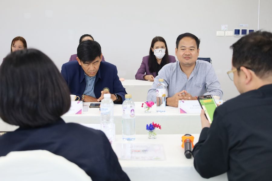 วิทยาเขตเชียงราย ต้อนรับคณะกระทรวงศึกษาธิการ แลกเปลี่ยนองค์ความรู้ด้านการวิเคราะห์ข้อมูลเพื่อการพัฒนานโยบายการศึกษาเชิงประจักษ์