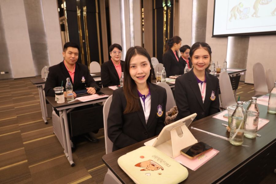 นิสิตบริหารการศึกษาวิทยาเขตเชียงรายและวิทยาลัยการศึกษา จัดสัมมนาก้าวข้ามความท้าทาย สู่การบริหารการศึกษายุคใหม่