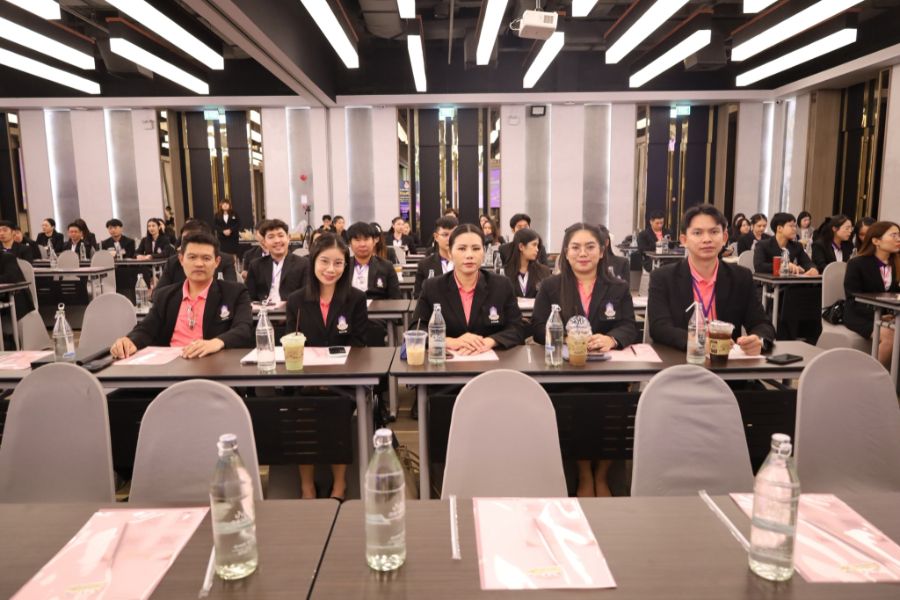 นิสิตบริหารการศึกษาวิทยาเขตเชียงรายและวิทยาลัยการศึกษา จัดสัมมนาก้าวข้ามความท้าทาย สู่การบริหารการศึกษายุคใหม่