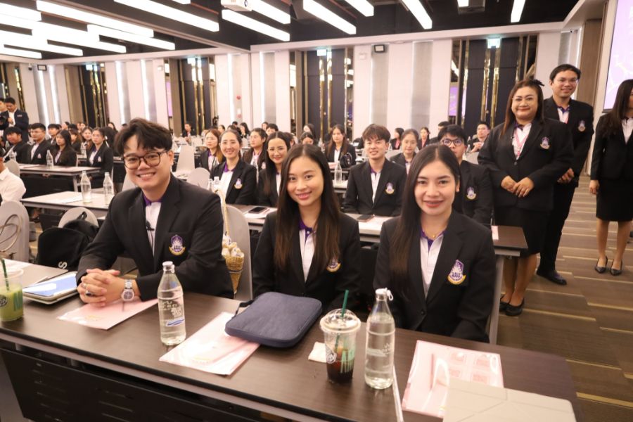 นิสิตบริหารการศึกษาวิทยาเขตเชียงรายและวิทยาลัยการศึกษา จัดสัมมนาก้าวข้ามความท้าทาย สู่การบริหารการศึกษายุคใหม่